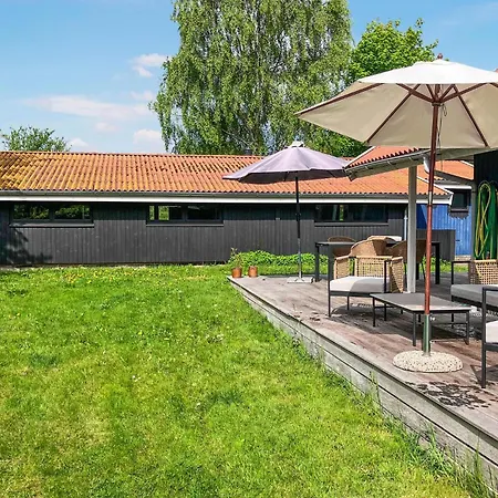 3 Bedroom Lovely In Holiday home Skibby