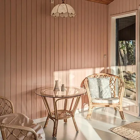 3 Bedroom Lovely In Feriehus